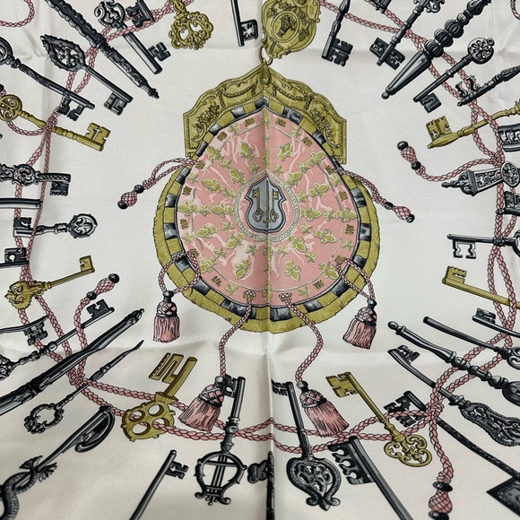 HERMES ❤️🌟 “LES CLES” SILK SCARF HAND-ROLLED EDGES W/ BOX⭐️ - Picture 4 of 6